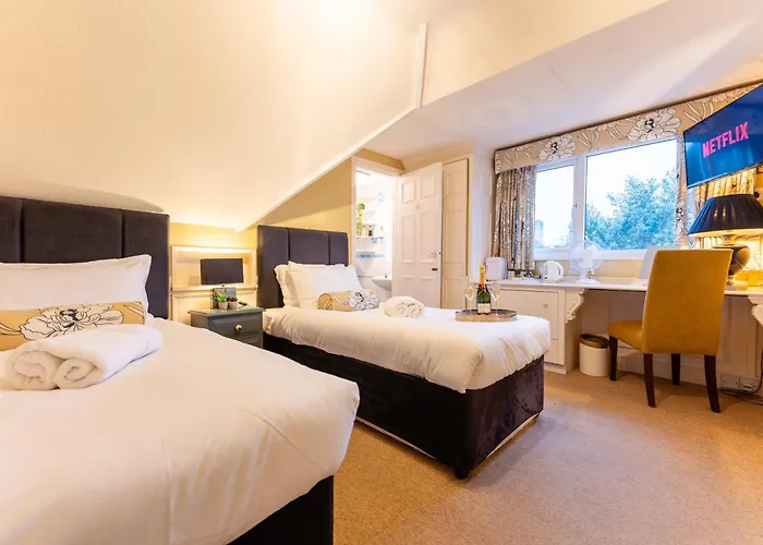Standard Twin Room